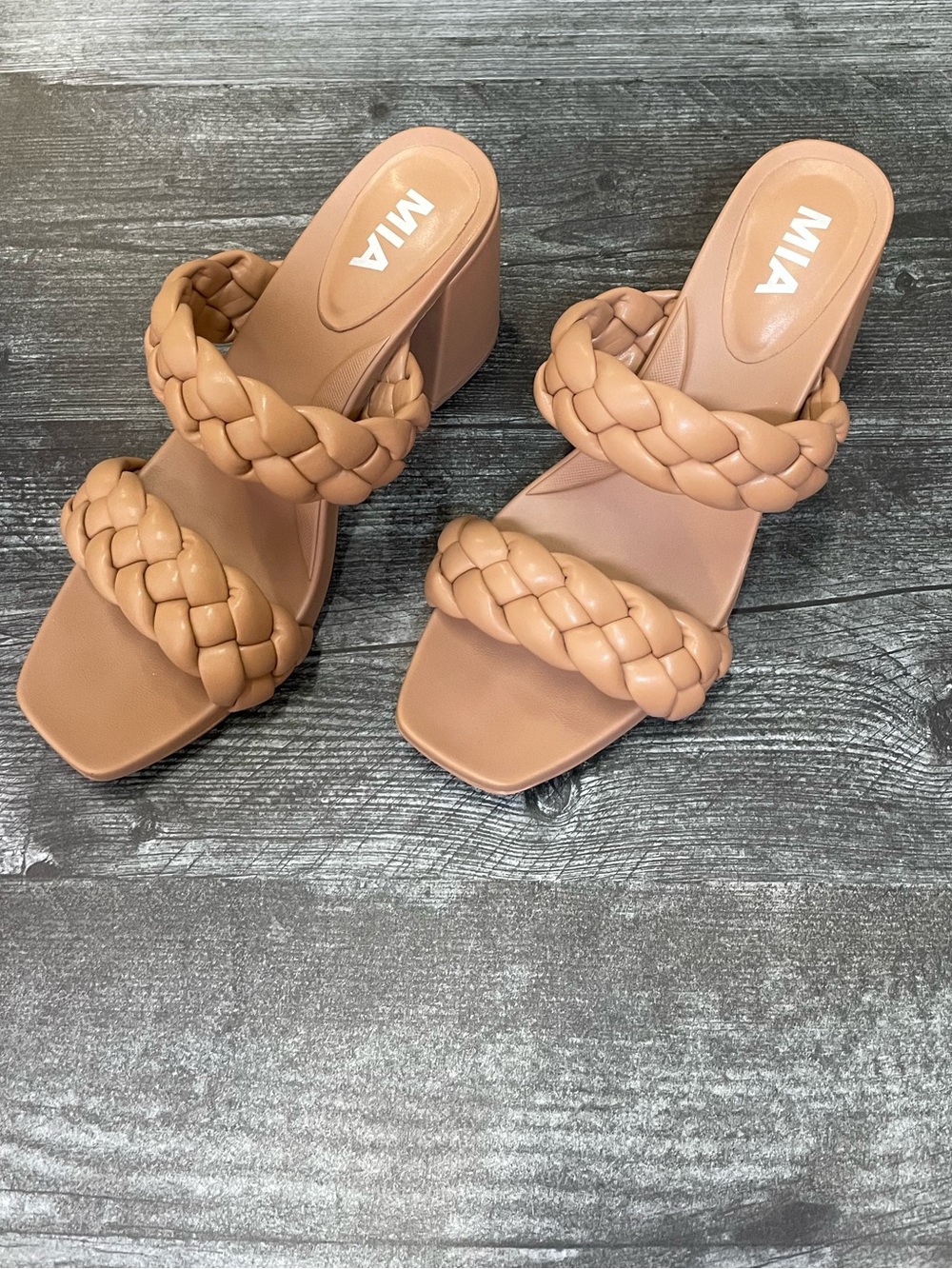 Like New MIA Tesi braided sandal with block heel size 8